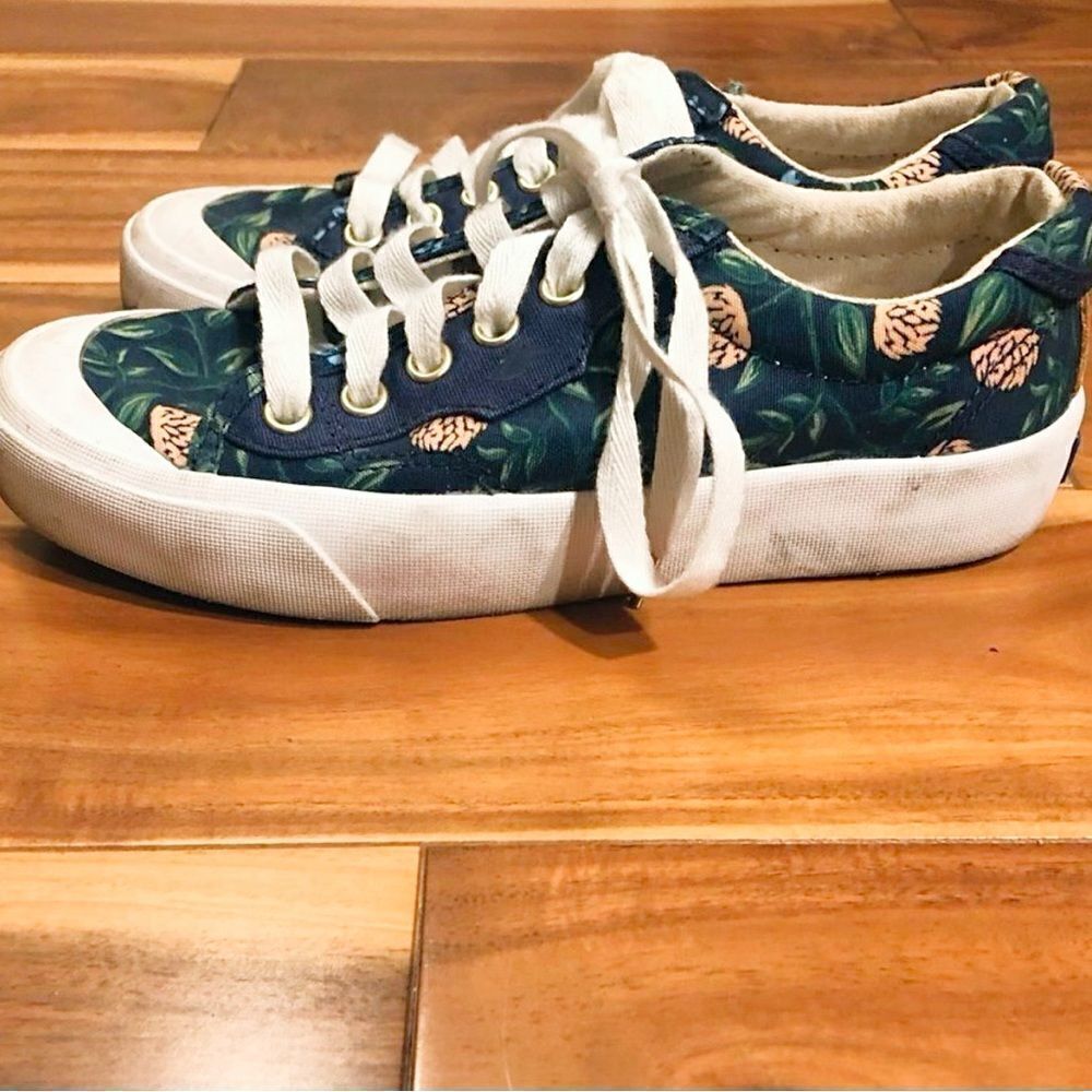 Keds Rifle Paper sneaker. Sz 6
